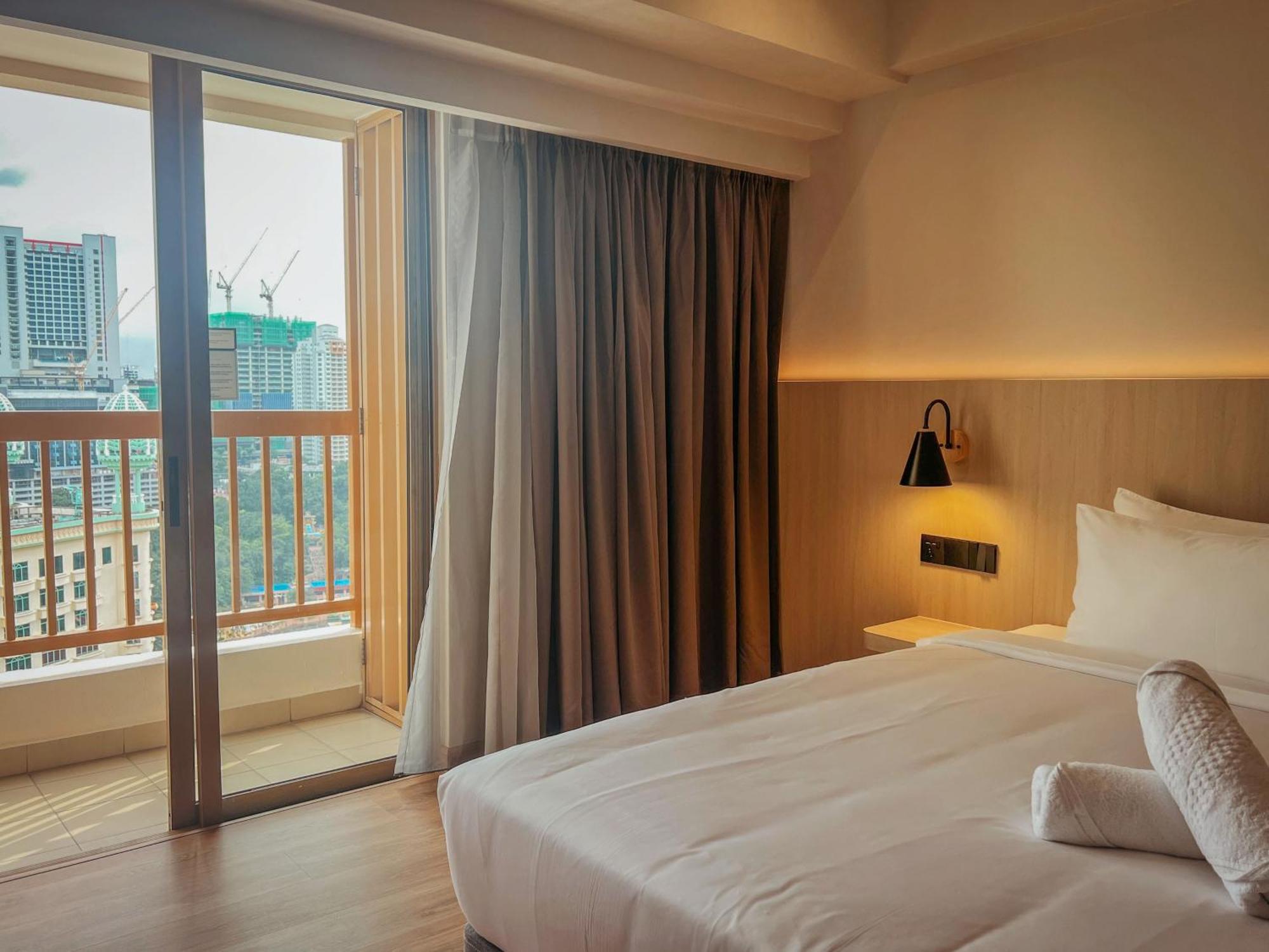 Resort Suites At Bandar Sunway Петалинг-Джая Экстерьер фото