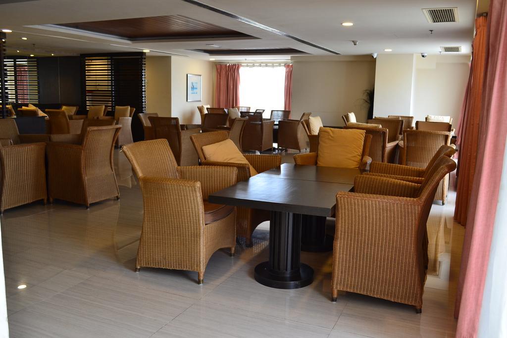 Resort Suites At Bandar Sunway Петалинг-Джая Экстерьер фото