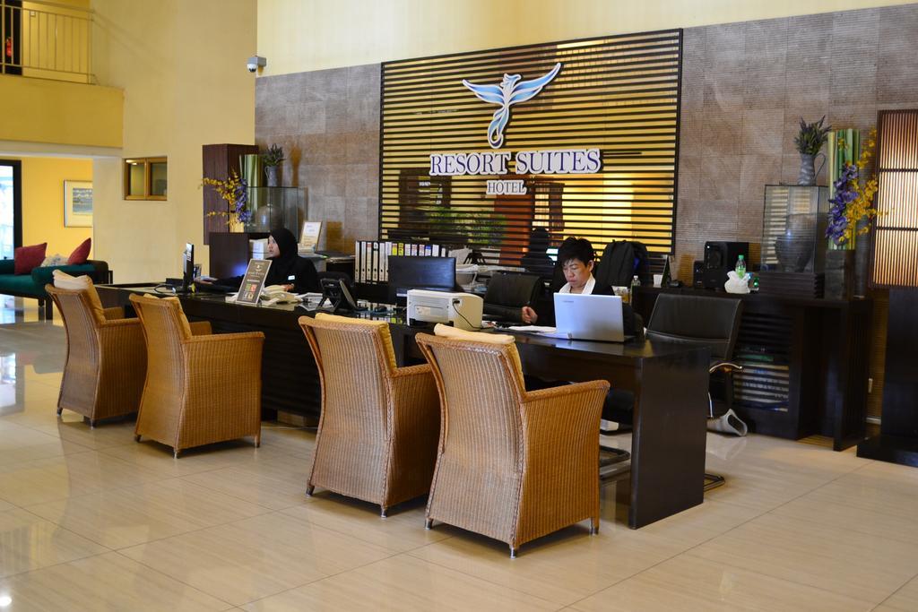 Resort Suites At Bandar Sunway Петалинг-Джая Экстерьер фото