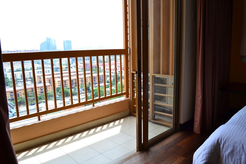 Resort Suites At Bandar Sunway Петалинг-Джая Экстерьер фото