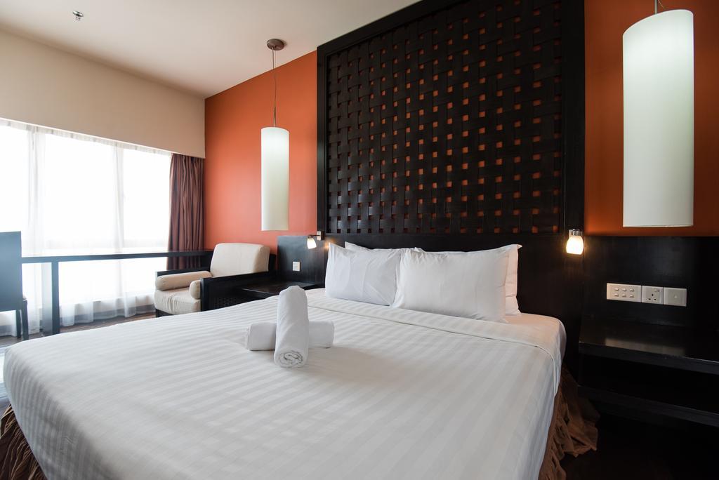 Resort Suites At Bandar Sunway Петалинг-Джая Экстерьер фото
