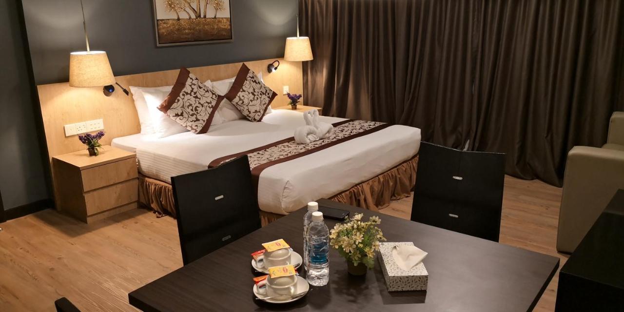 Resort Suites At Bandar Sunway Петалинг-Джая Экстерьер фото